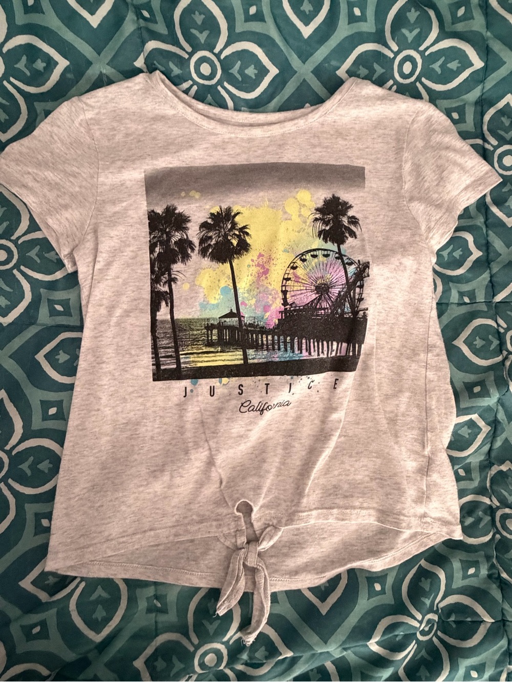 Justice Girls gray short sleeved top.